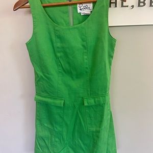 Vintage Lilly Pulitzer like green cotton pique mini dress. Fully lined. Size 4